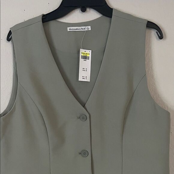 NWT Abercrombie and Fitch Sage Button Up Vest in Size Large - Picture 2 of 9